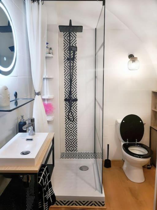 Pour Les Amoureux Des Vieilles Pierres Poussan Exterior foto