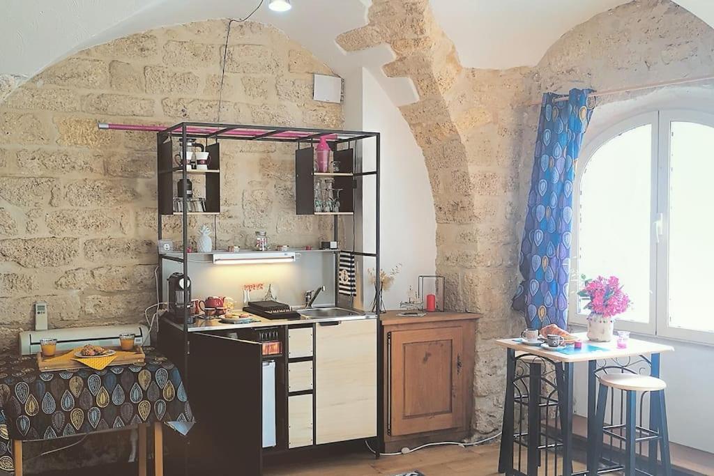 Pour Les Amoureux Des Vieilles Pierres Poussan Exterior foto