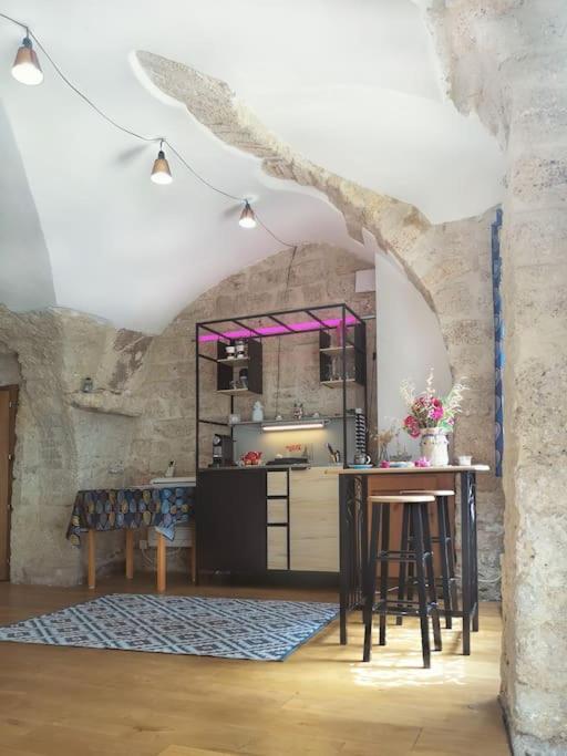 Pour Les Amoureux Des Vieilles Pierres Poussan Exterior foto