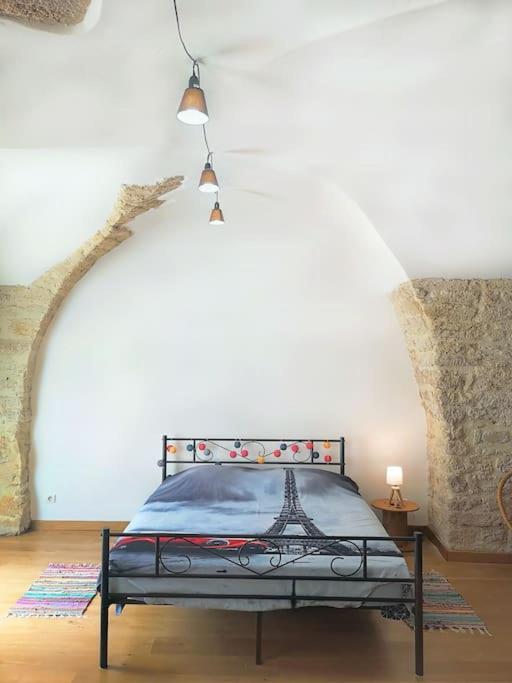 Pour Les Amoureux Des Vieilles Pierres Poussan Exterior foto