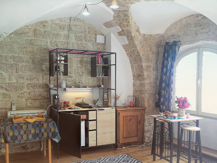 Pour Les Amoureux Des Vieilles Pierres Poussan Exterior foto